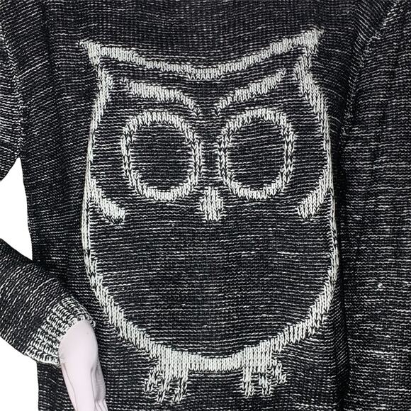 Monroe & Main knit sweater top size medium gray and white owl graphic - Picture 3 of 9
